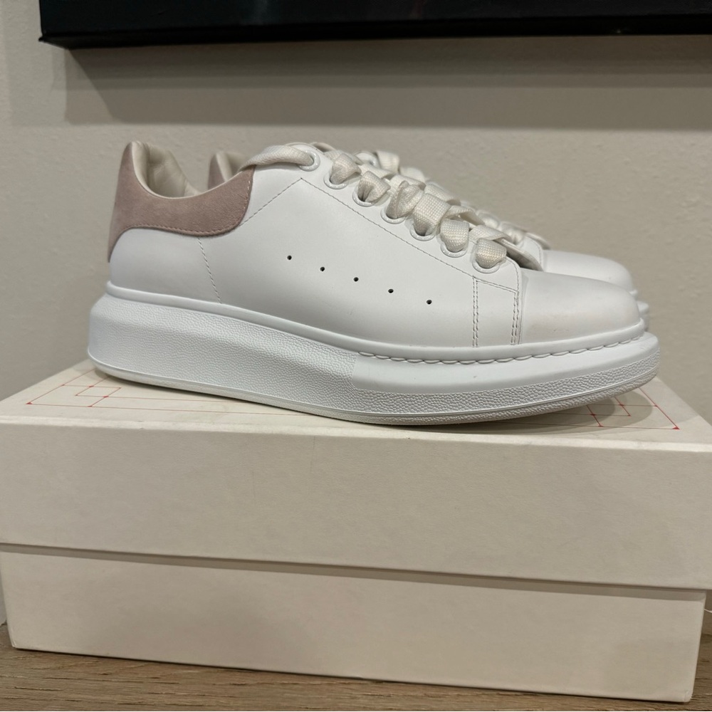 Alexander Mcqueens - Picture 10 of 10